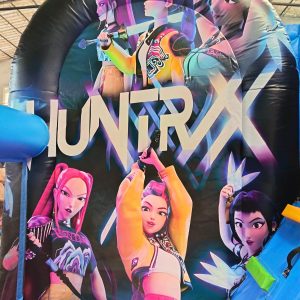 château gonflable pat'patrouille traversant parcours héros