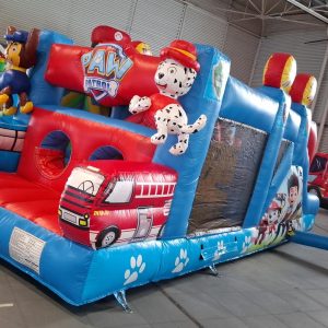 château gonflable pat'patrouille traversant parcours héros